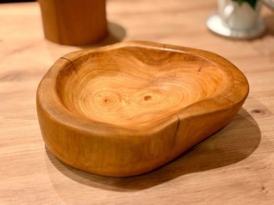 Apfel mit Alufüßen